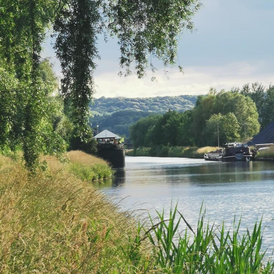 图罗特Bateau Entre Lille Et Paris住宿加早餐旅馆 外观 照片